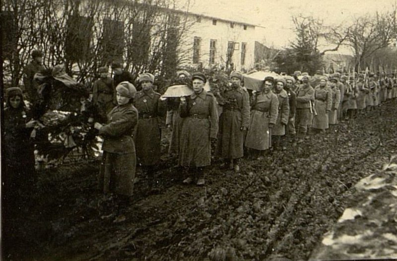 Фотография: Похороны капитана Петренко