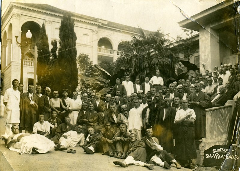 Evacuation hospital No. 2124. The first wounded
