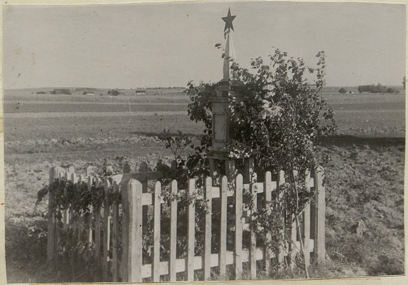 Image: Military burial, Smorgon district, Abramovsky village council, village Kruni