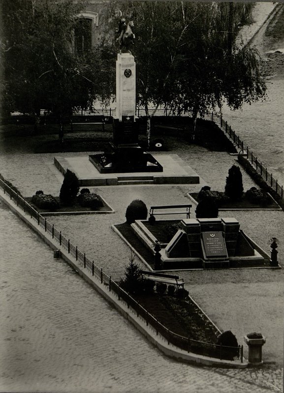 Фотография: Общий вид памятника-кладбища