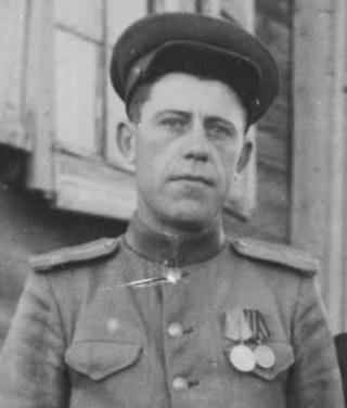 Он вернулся домой с фронта
