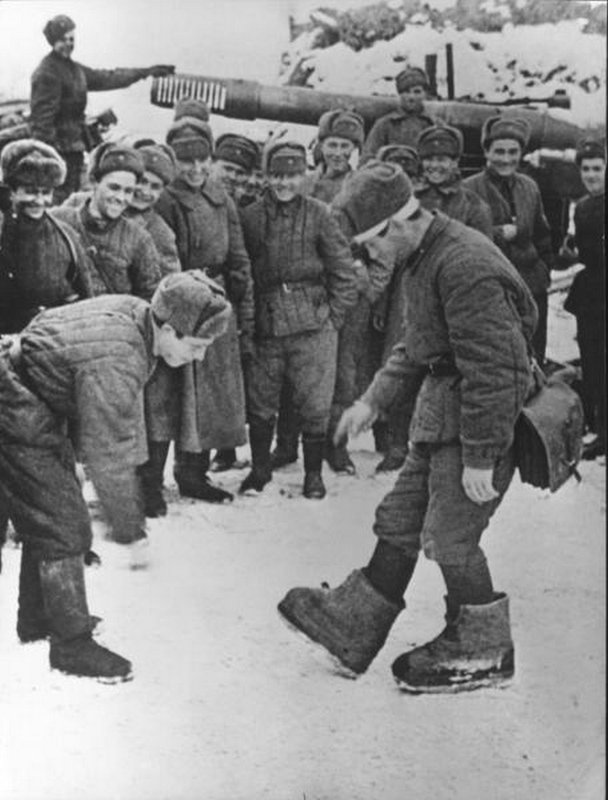 Между боями. 1942 г.