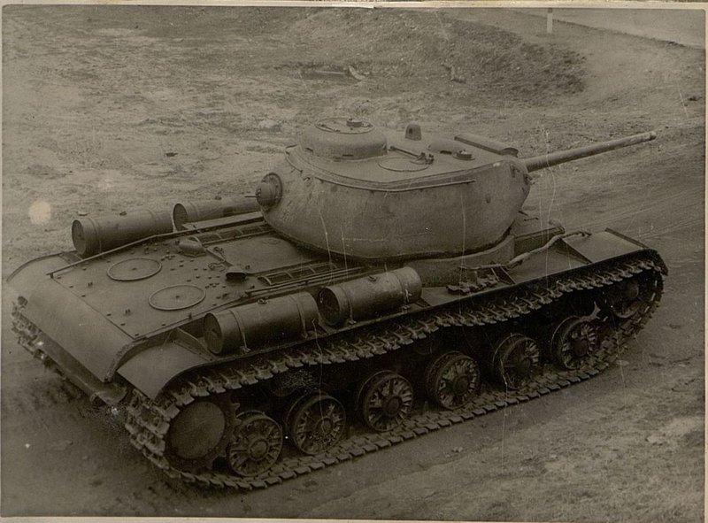 Фотография: Тяжелый танк КВ-85