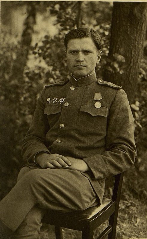 Фотография: Первый помощник начальника штаба полка капитан Степанов М.