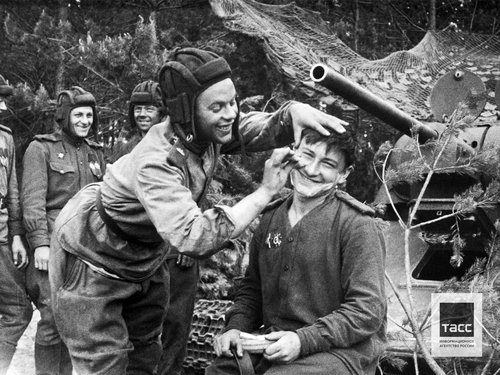 Фронтовая парикмахерская