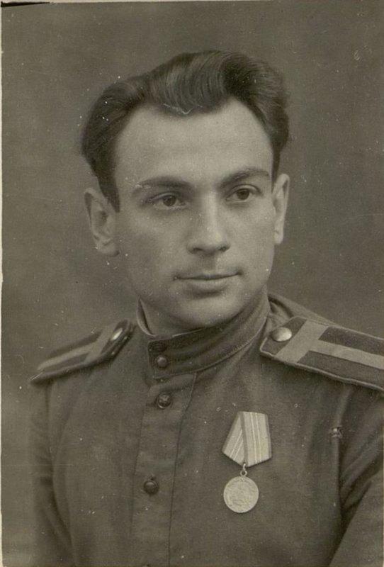 Фотография: Техник по радио - старшина технической службы Куршин И.М.