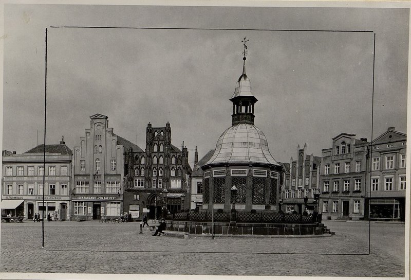 Фотография: г. Висмар. Старый Шведский фонтан