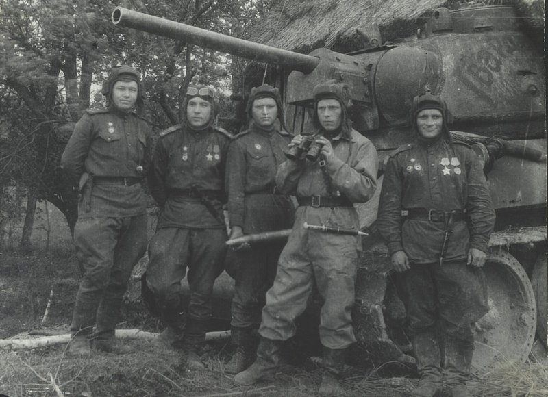 The crew of the "Guard" tank, distinguished during the Lvov operation