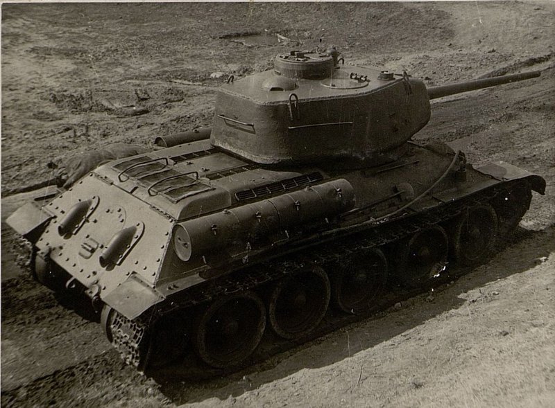 Фотография: Средний танк Т-34-85 (с пушкой Т-Д-5)