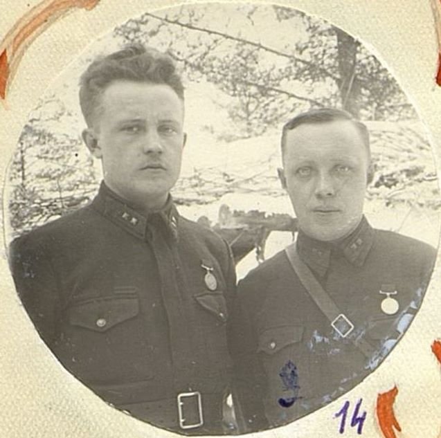 Фотография: Лейтенанты Марков и Васильев