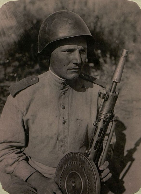 Фотография: Младший сержант Силаев герой боев за Хутоу