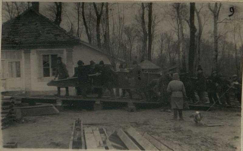 Фотография: Перевозка прогона вагонеткой