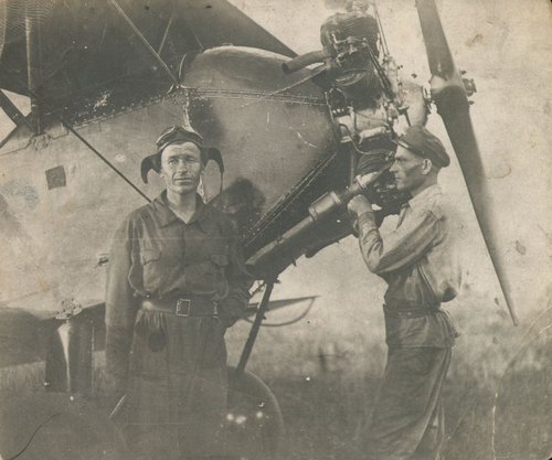 Цыганков Григорий Семенович (справа)