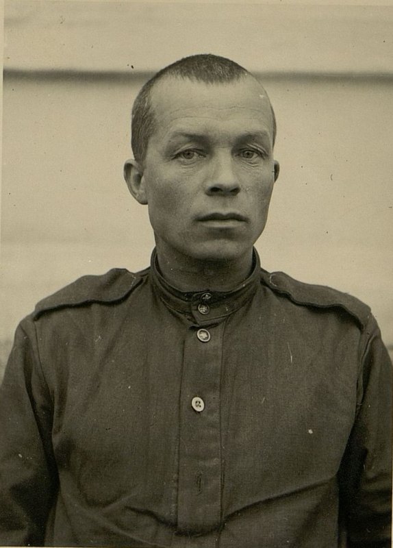 Фотография: Водитель автомашины Форд-8, Марущенко