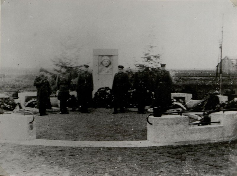 Image: Ebenfurt. Military cemetery