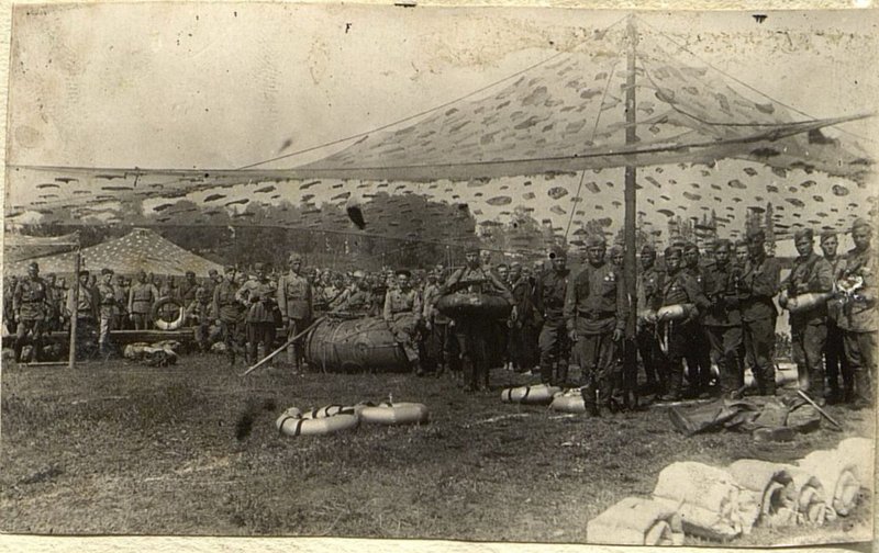 Image: Divisions of the regiment in tactical exercises to overcome the water obstacle. Ozerki July 1943