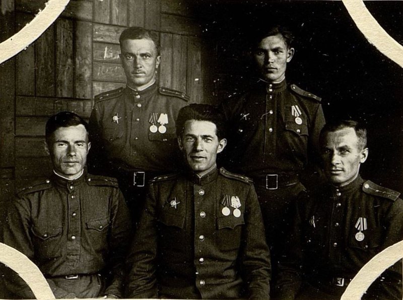 Фотография: Партбюро полка Старший лейтенант Быков, капитан Дигоев, капитан Трусов, Старший лейтенант Артамонов, Старший лейтенант Егоров