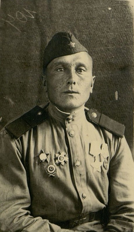 Фотография: Старший сержант Иван Федорович Никифоров, коммунист, ветеран дивизии