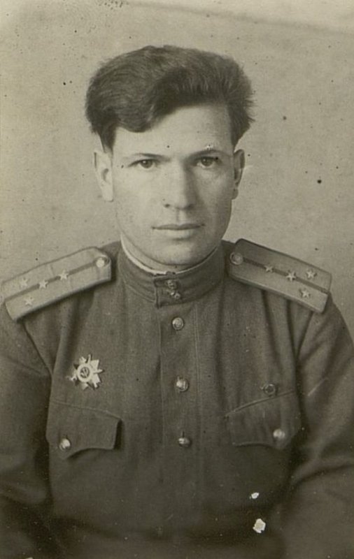 Фотография: Помощник Начальник Политотдела 35 армии по работе среди комсомольцев капитан Чукин П.В.