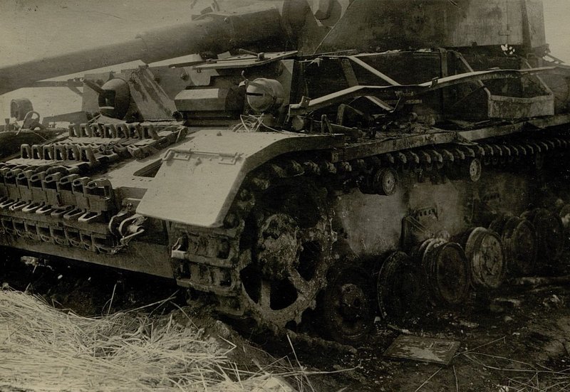 Image: German heavy tanks destroyed by our artillery fire. District - Samodurovka, Teploe
