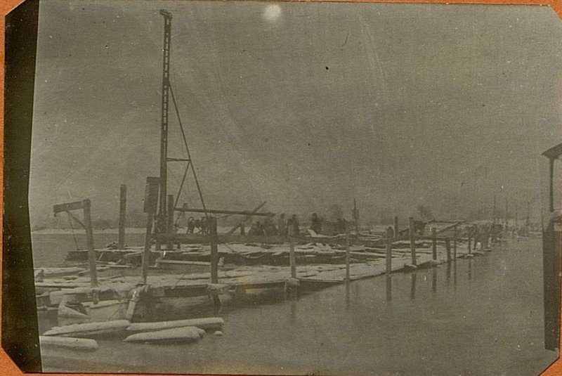 Фотография: Бойка свай