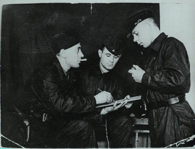 Tankmen of the first company of volunteers of the Chelyabinsk Tank Plant 
