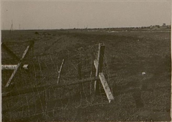 Фотография: Оборонительные сооружения противника в районе г. Дьер