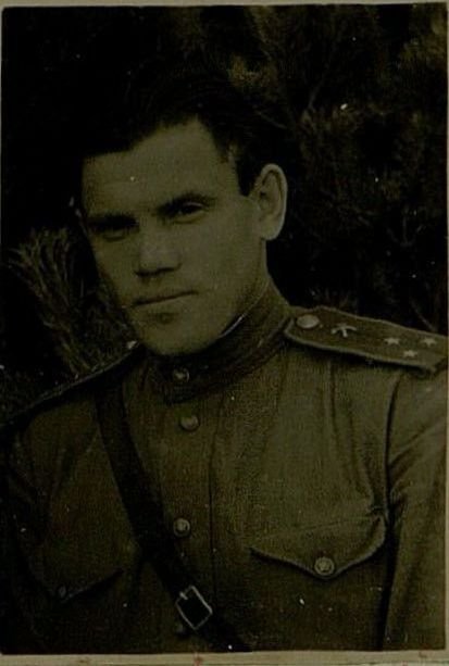 Фотография: Старший техник/лейтенант Коломеец Г.Г. Помощник командира  роты