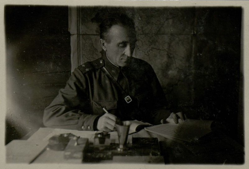 Фотография: Начальник политического отдела подполковник Шеболдин В.И.