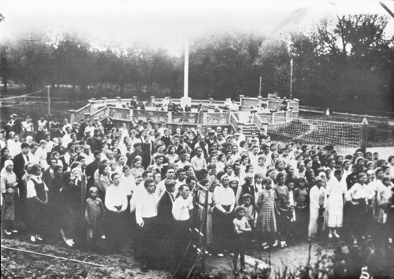 Митинг в Нижнеломовском доме отдыха (Пензенская область) 22 июня 1941 г.