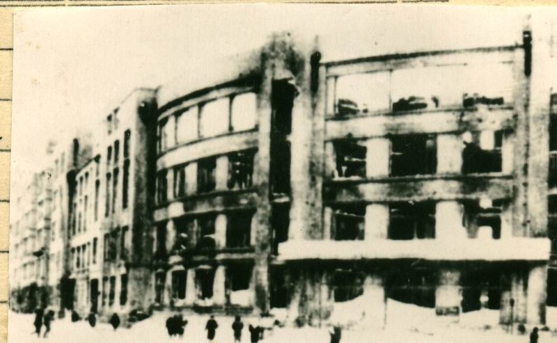 Руины здания управления Московско-Донбасской и Юго-Восточной железной дороги, построенного по проекту архитектора Троицкого