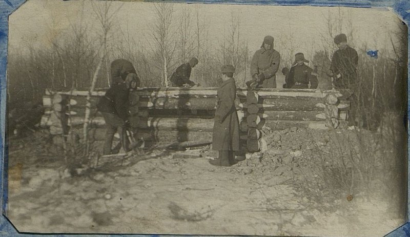 Фотография: Взвод лейтенанта Лодыгина на установке ДЗОТа