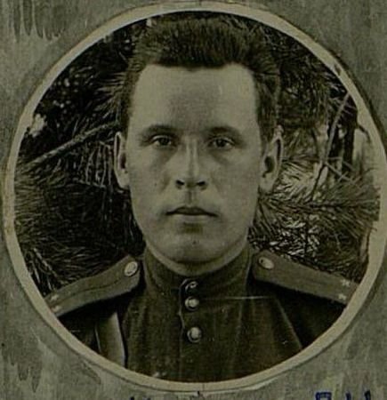 Фотография: Лейтенант Кованов П.И. командир взвода