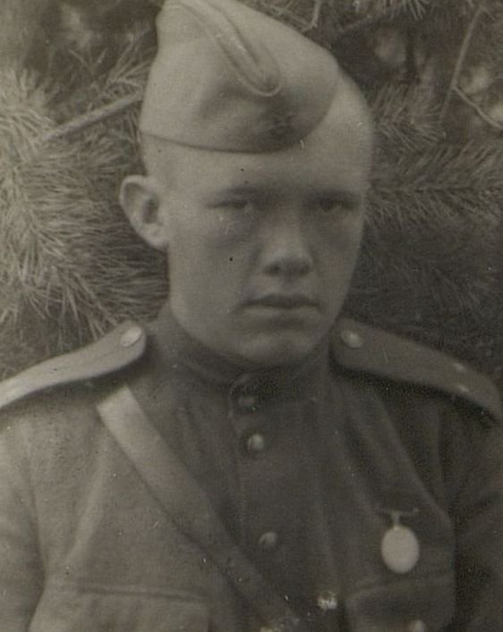 Фотография: Фельдшер батальона Лейтенант медицинской службы Григорьев Г.Г.