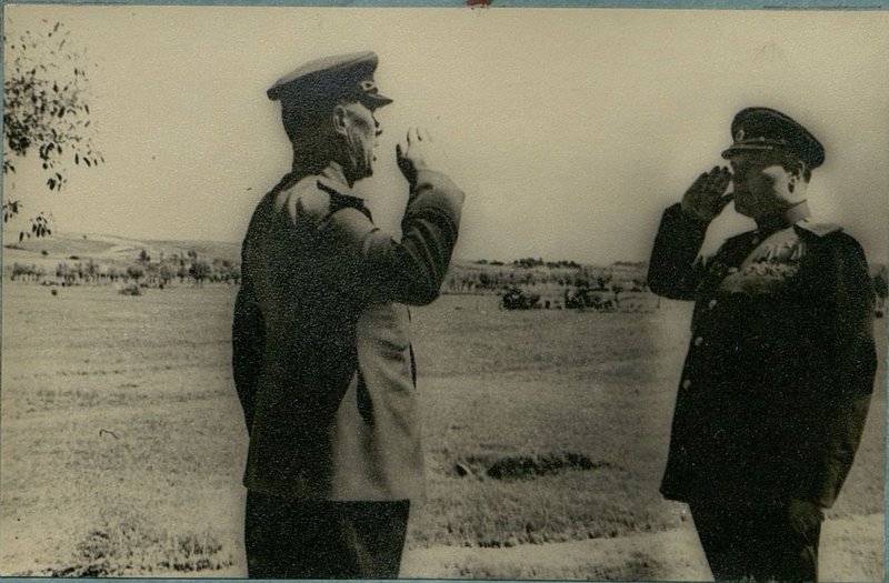 Фотография: Парад частей армии на Сандомирском плацдарме
