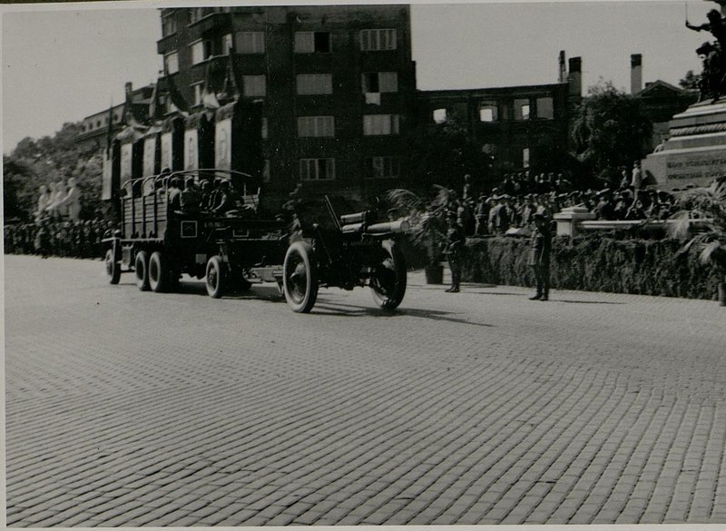Фотография: Встреча воинов-победителей Красной Армии на площади Царь Освободитель г. София