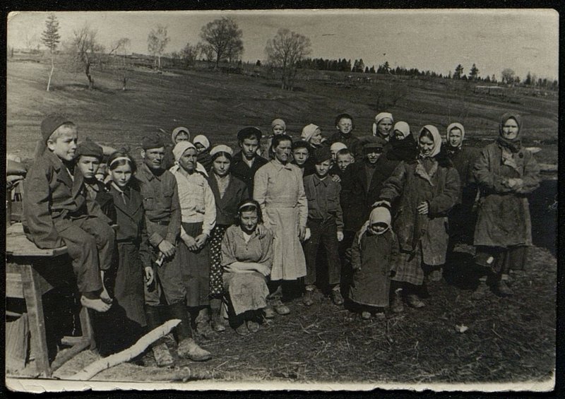 Original image: Residents of the village of Maksimovka, Zaprudnikovsky village council, Gzhatsky district, Smolensk region, left homeless