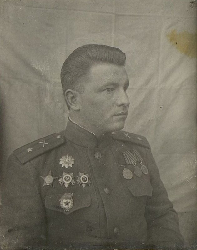 Фотография: Заместитель командира полка по строевой части гвардии майор Селезнев