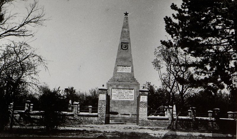 Фотография: д. Веленце. Воинское кладбище
