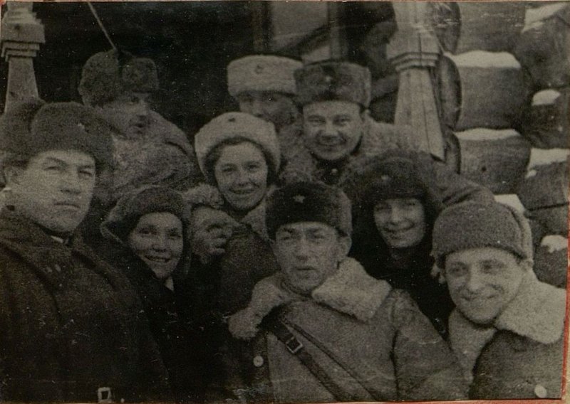 Image: January 1942 The command of the division among the delegates of the city of Yaroslavl