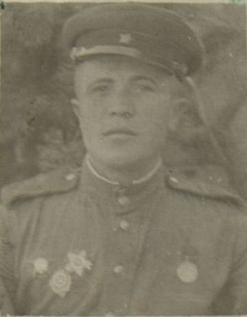 Фотография: Ефрейтор Горбачев командир отделения связи управления 2-го дивизиона