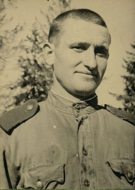 Фотография: Бригадир ремонтного взвода красноармеец Мигулин