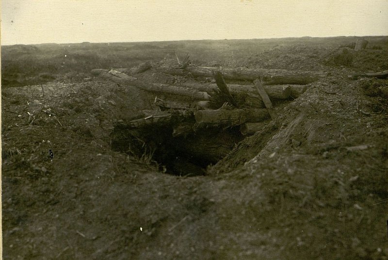 Фотография: Блиндаж в районе Маслово, разрушенный огнем 6-ой батареи 876 ГАП