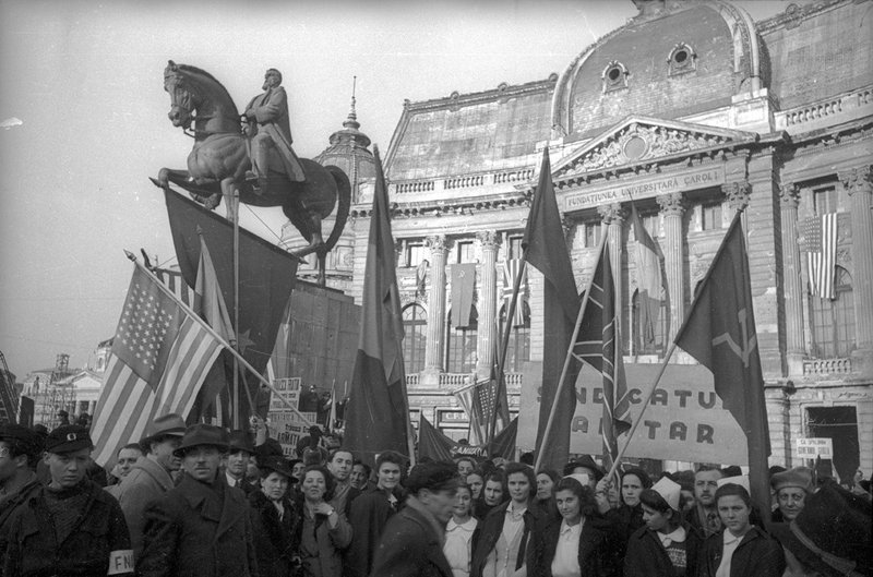 Demonstrators greet the first government of new Romania. Bucharest