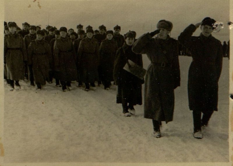 Фотография: Смотр командиром части подполковником товарищ Гавриленковым личного состава его части