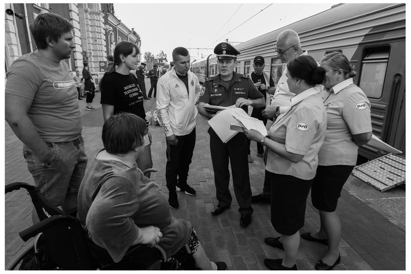 Эвакуационные мероприятия для пожилых людей и инвалидов, беженцев из приграничных районов Курской области в другие регионы России на специальном поезде.