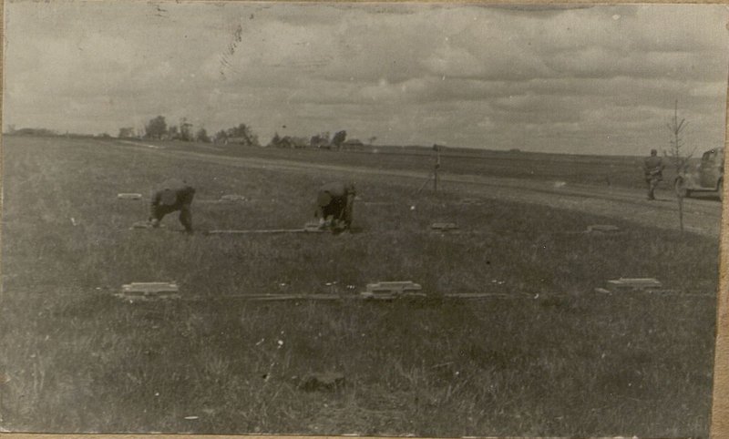 Фотография: Боевое задание по минированию перед передним краем обороны 277 стрелковой дивизии