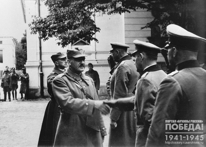 Polish truce envoy transferring Modlin fortress to German command representatives