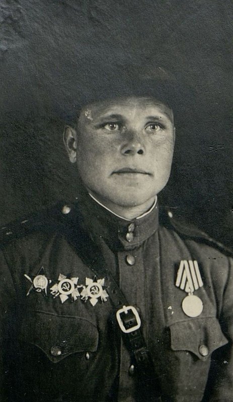 Фотография: Старший лейтенант Егор Михайлович Трошев, член Всесоюзной Коммунистической партии большевиков
