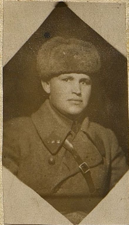 Фотография: Сазонов Я.И. капитан помощник начальника штаба-1.